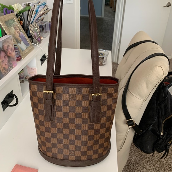 Louis Vuitton Handbags - Louis Vuitton Damier Ebene Marais Bucket Bag